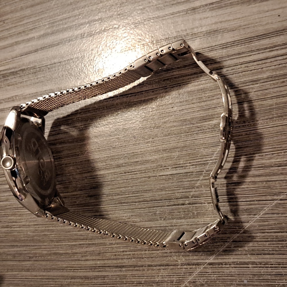 Watch - Picture 3 of 9